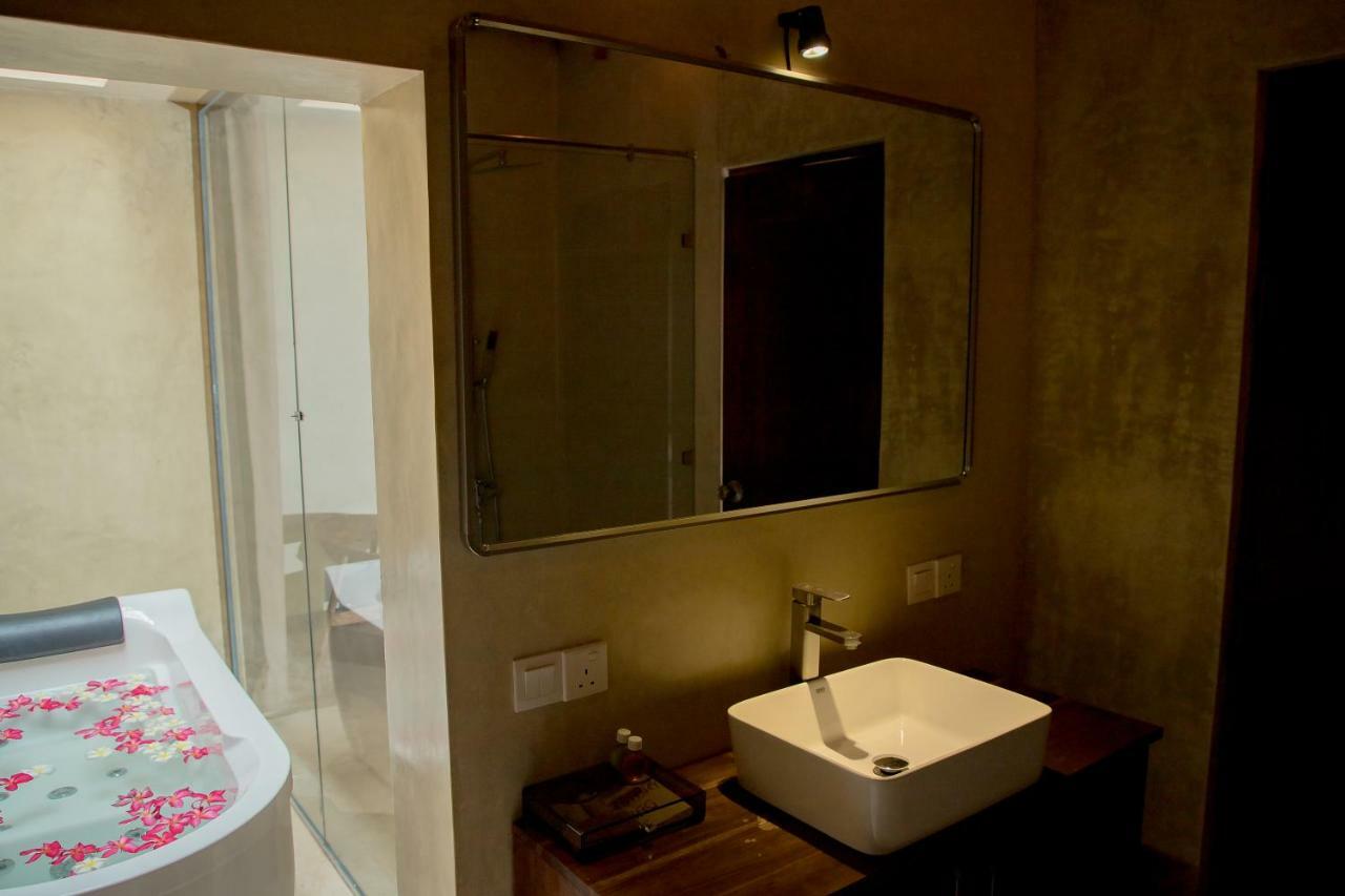 Seahorse Hotel & Spa Негомбо Екстер'єр фото