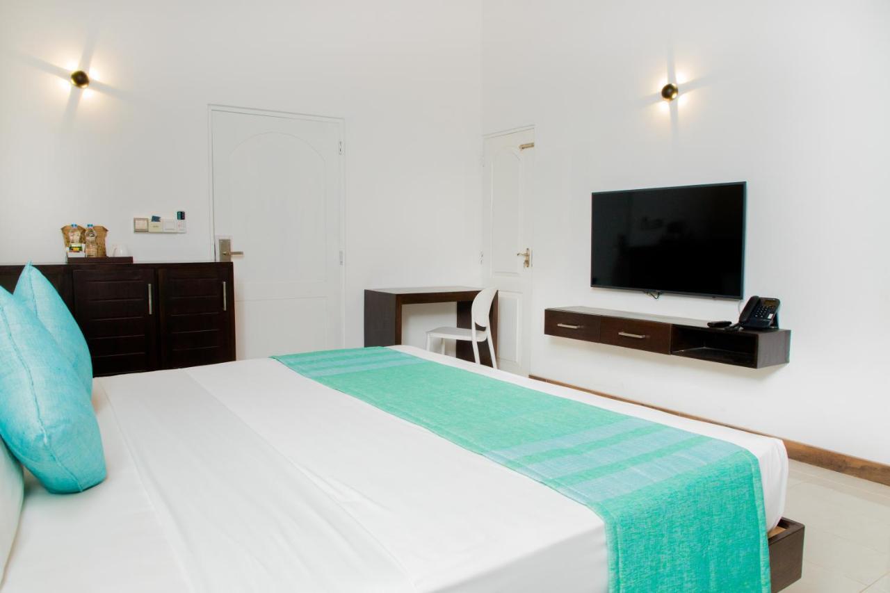 Seahorse Hotel & Spa Негомбо Екстер'єр фото