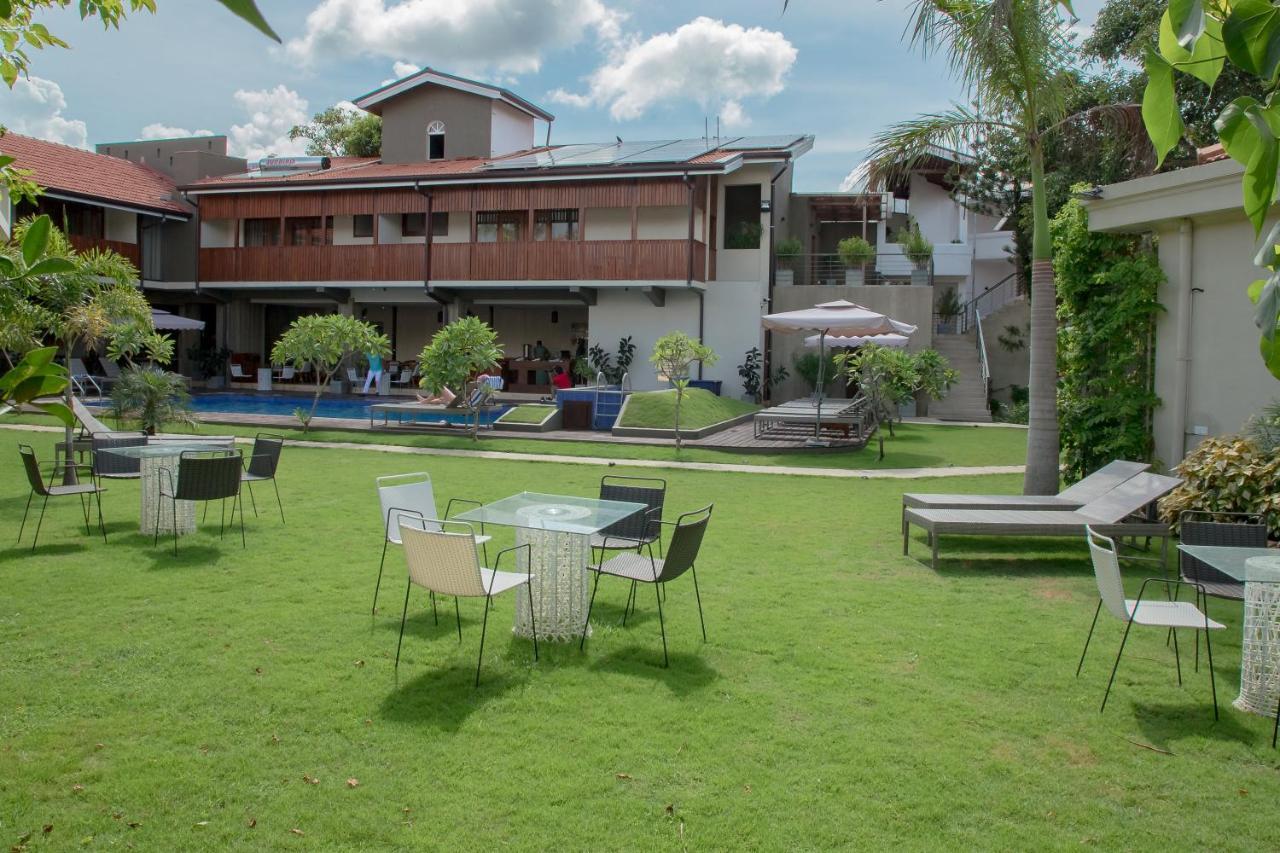 Seahorse Hotel & Spa Негомбо Екстер'єр фото